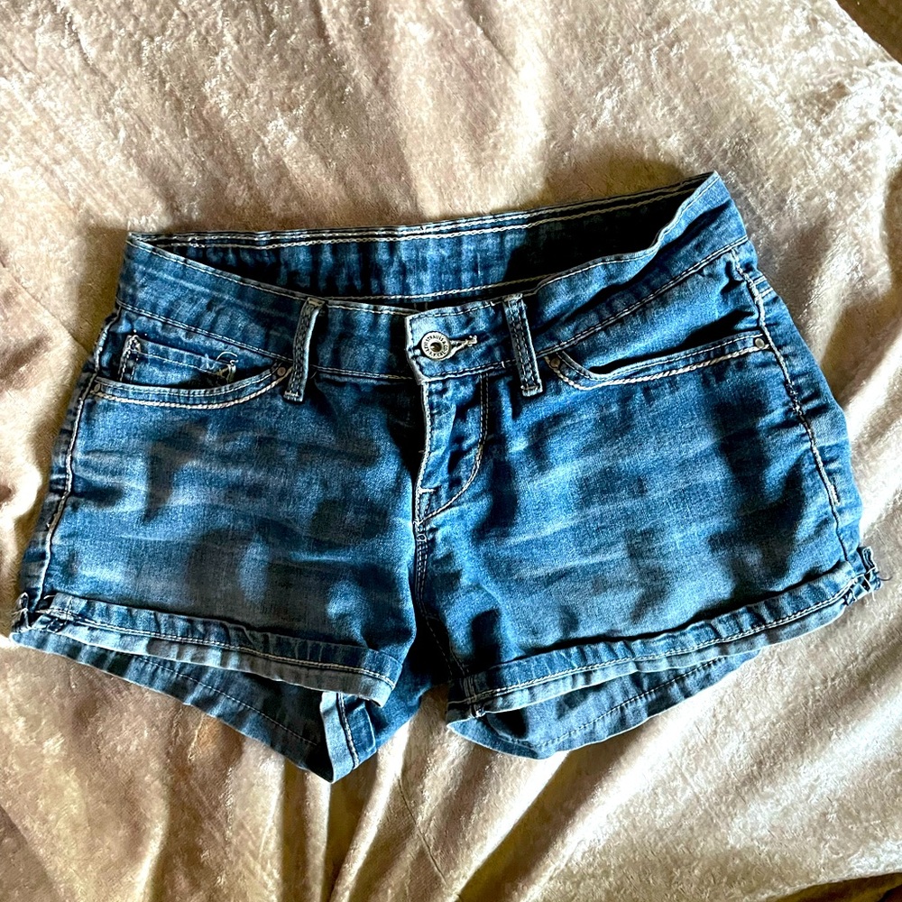 Levi’s womens shorty short